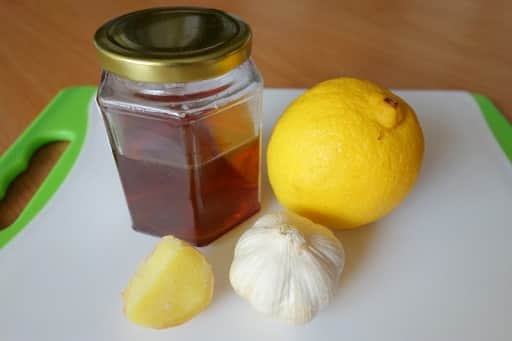 Имбирь и чеснок с медом, поможет вам от 8 недугов.